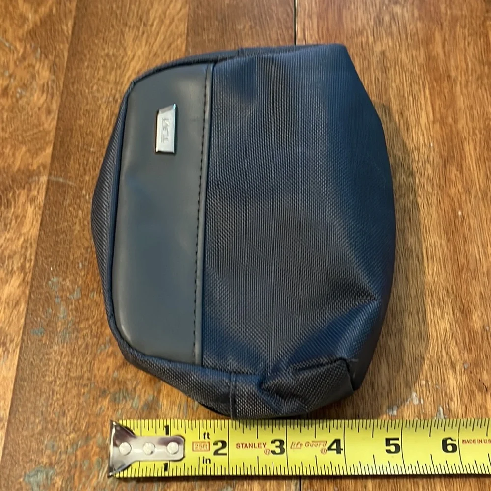 Tumi for Delta zippered bag two tone grey